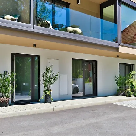 格拉茨公园套房公寓 公寓 *